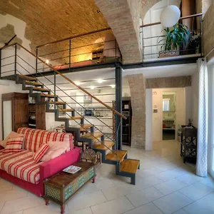 Stilnuovo In The Historic City Center Of Very Close To Campo Square Appartement